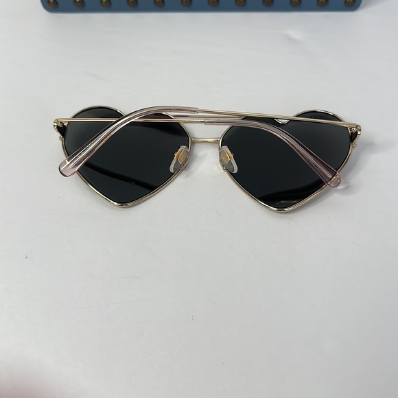 Ship same day - 💯 - New Authentic GUCCI Gold Heart Sunglasses - Picture 12 of 17